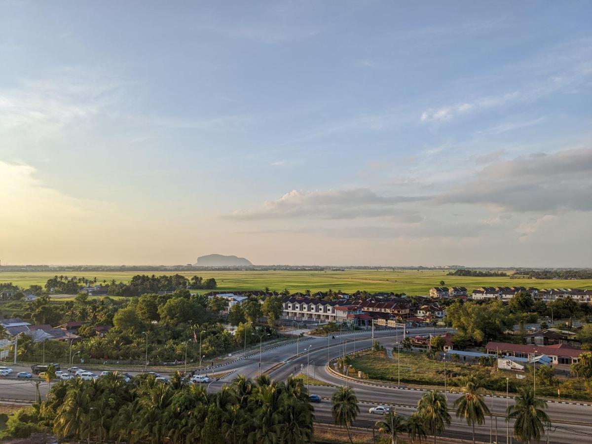 Alor Setar Imperio By Im Staycation 3Bedroom & Rooftop Pool Екстер'єр фото