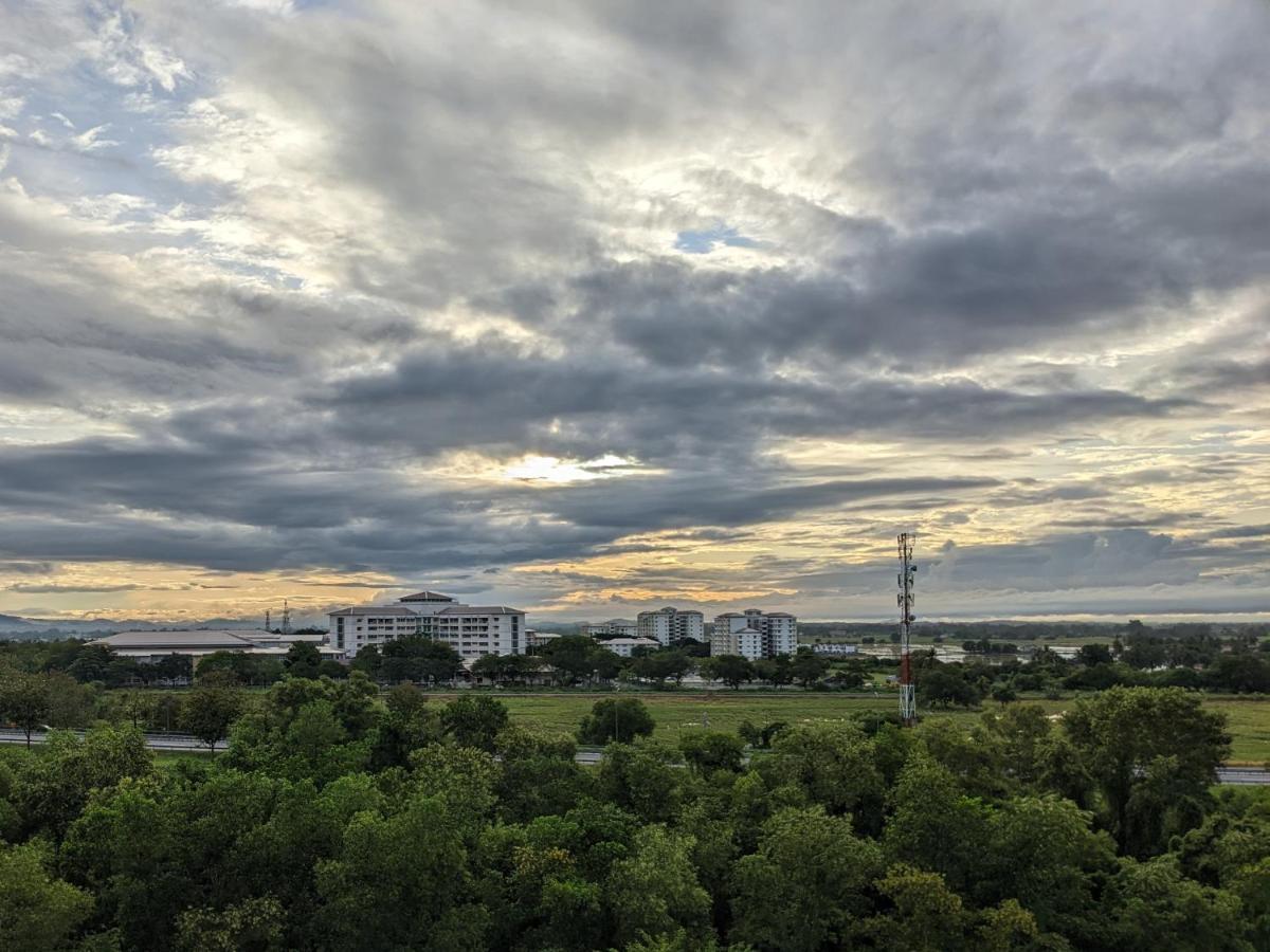 Alor Setar Imperio By Im Staycation 3Bedroom & Rooftop Pool Екстер'єр фото